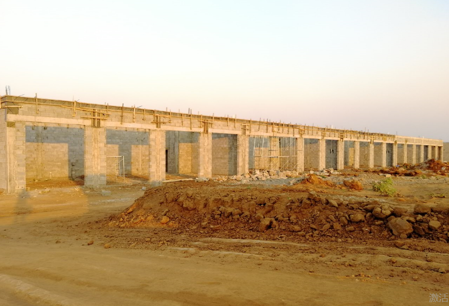 The first floor of shops3